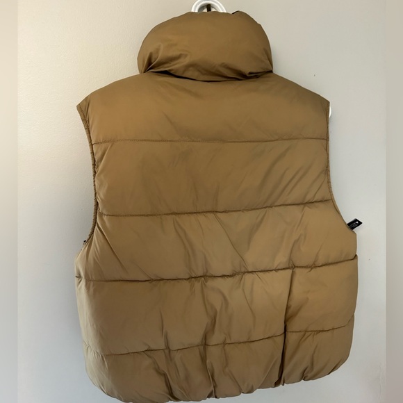 ZARA Cropped Reversible Puffer Vest Size Medium-Large - Picture 2 of 5